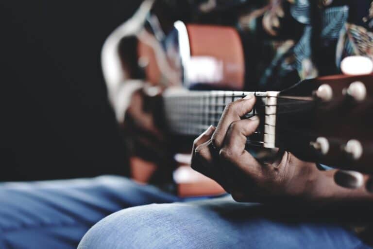 Fingerpicking vs flatpicking what to learn first on guitar