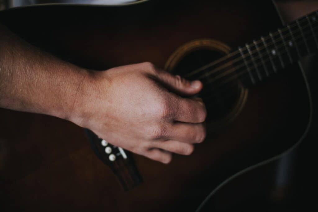 The Best Acoustic Guitar Strings for Fingerpicking Acoustic World