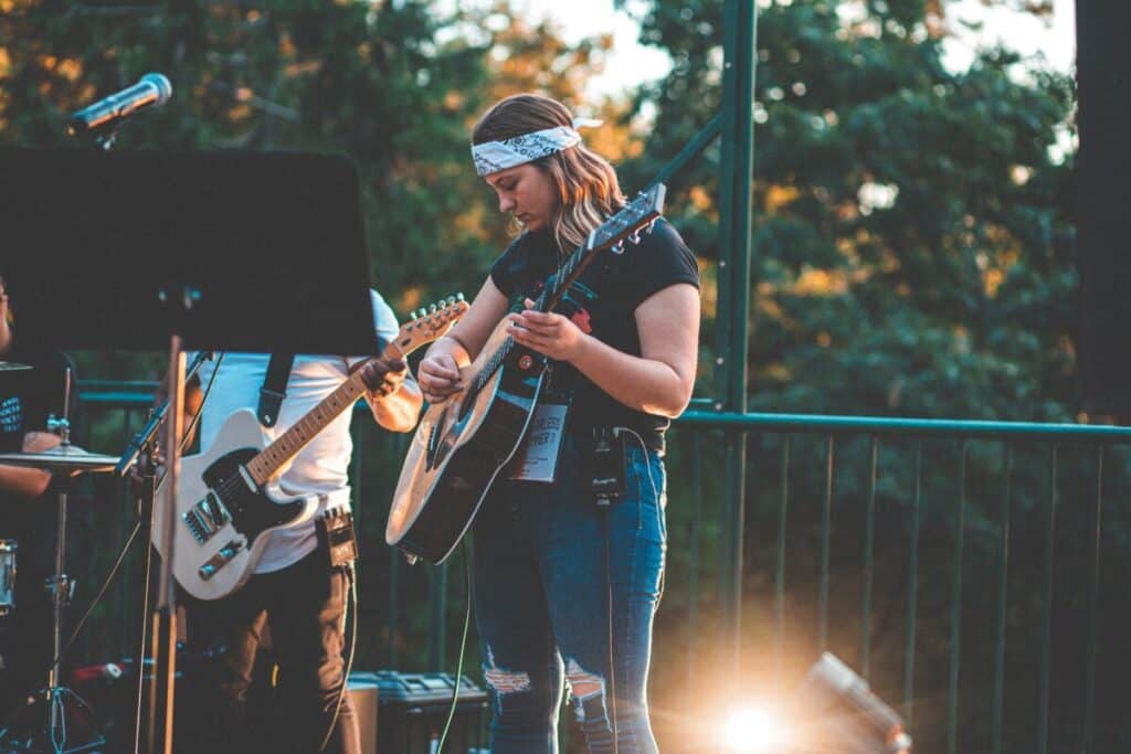 acoustic vs electric guitar